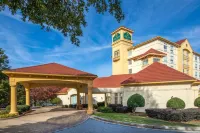La Quinta Inn & Suites by Wyndham Atlanta Ballpark/Galleria Hotels in Smyrna