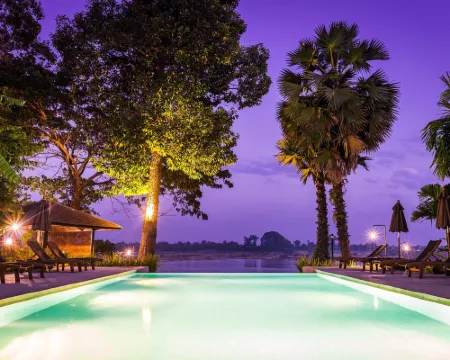 เดอะริเวอร์รีสอร์ท โรงแรมในเมือง จำปาสัก