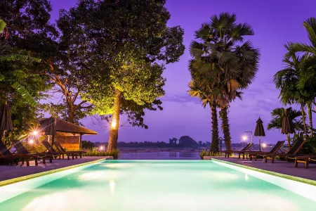 The River Resort Отели в г. Тямпатсак