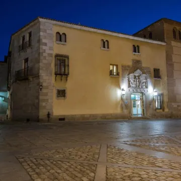 Palacio Valderrabanos Отели рядом с достопримечательностью «City Hall»