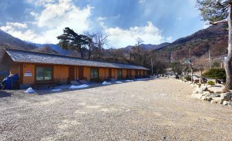 Gongju Sangsin Heuljip Pension