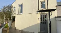 Number 19 Guest House - 4 Miles from Barrow in Furness - 1 Mile from Safari Zoo