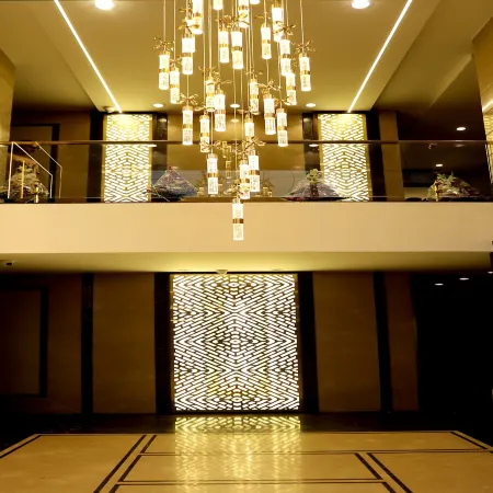 Hotel Grand Girdhar