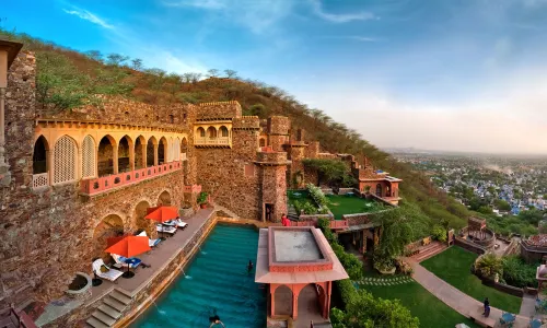 Neemrana Fort-Palace