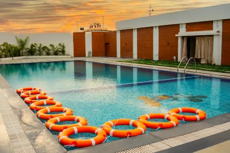 Regenta Central Somnath, Bhalpara Отели рядом с достопримечательностью «Veraval Seafront»