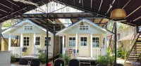 Cocos Beach Resort Hotels in Pololem