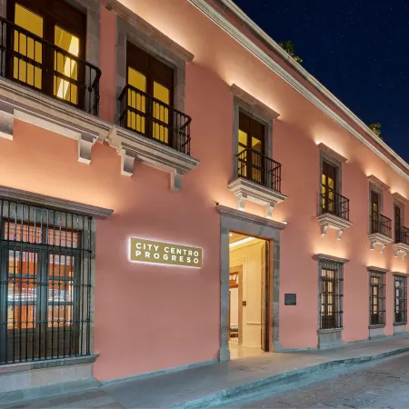 City Centro by Marriott San Luis Potosi Отели рядом с достопримечательностью «Театр Ла-Пас»