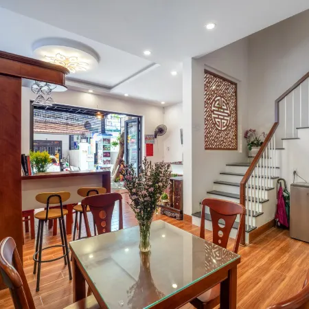 Lavila Homestay Отели рядом с достопримечательностью «Кантонский зал»
