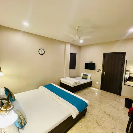 Hotel Aiwan-e-Shahi Отели рядом с достопримечательностью «Красный форт»