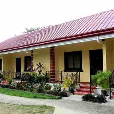 S & R Bed and Breakfast Hotel Exterior