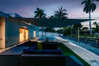 Heated Pool and Hot Tub Oasis - Spacious Family Retreat