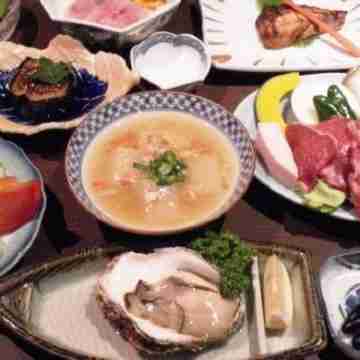 Dining, Lodging, and Bathing: Robata Dining/Meeting Rooms