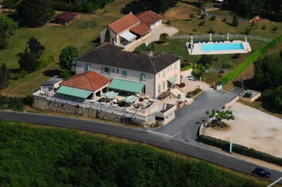 Logis HÔTEL Restaurant Spa les Balcons de l'Esperance Отели в г. Ле Бюисон-де-Кадуэн