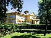 Hotel Elephant Hotels in Naz