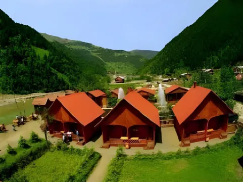 Inanlar Deluxe Hotel & Bungalow Отели в г. Узунгёль