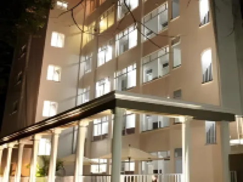 エマコシニホテルオンイースト ベレアのホテル