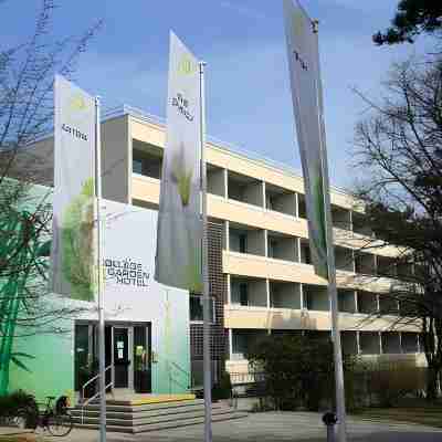 College Garden Hotel Hotel Exterior