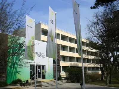 College Garden Hotel