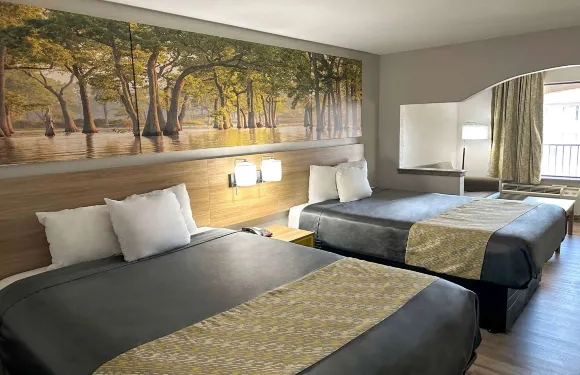 奧珀盧薩斯戴斯套房酒店