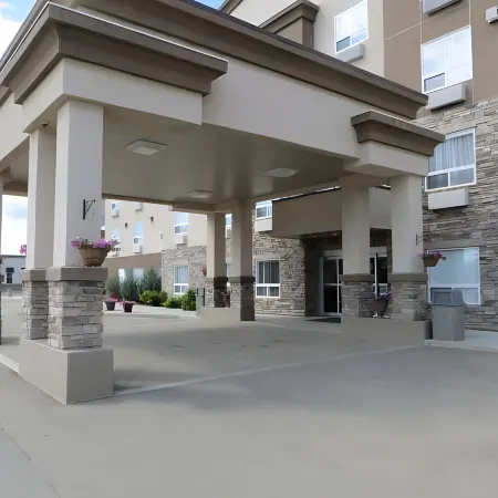 Service Plus Inns & Suites Drayton Valley