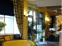 Les Reflets Jaunes Hotel di Givet