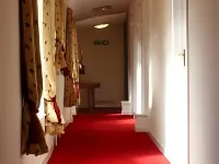 The Griffin Hotel Các khách sạn ở Attleborough