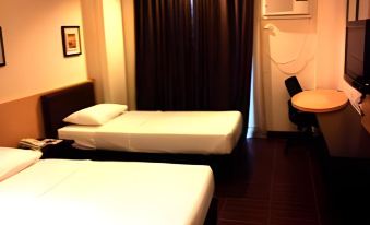 2. Hotel Ar..