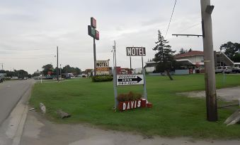 Davis Motel