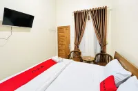 RedDoorz @ Gunari Guest House Merek Karo Hotels in Haranggaol