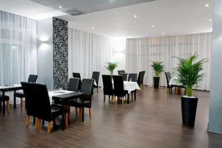 Hotel Modena Отели в г. Братислава II