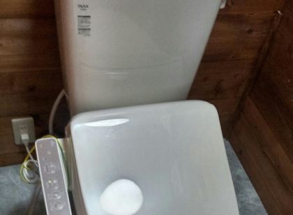 ビックリ！ 面白い！ ❓ がいっぱい！ 大人も子供も、 ワクワク楽しい秘密基地！