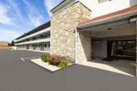 Super 8 by Wyndham Fort Mitchell Cincinnati Area Hotels in Fort Mitchell