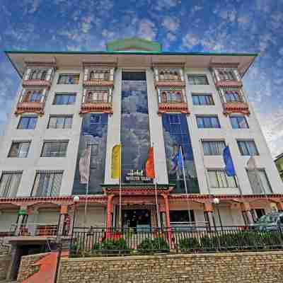 Xenious Micro White Tara Hotel Exterior