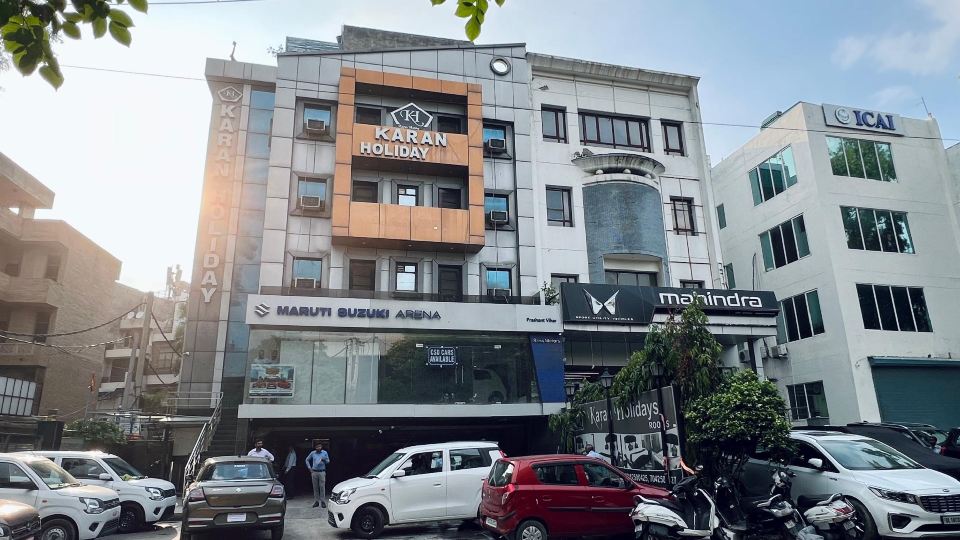 Hotel Karan Holidays Near Pitampura Metro Station