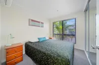 Emerald Motel Apartments - balcony