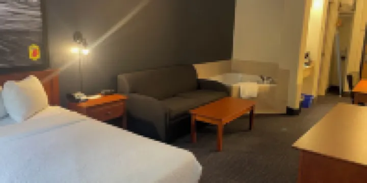Super 8 by Wyndham Sainte Agathe des Monts - Suite King Deluxe - Non Fumatori