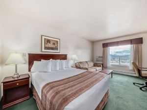 Grande Cache Inn & Suites