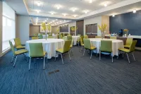 Holiday Inn Express & Suites Murrieta - Temecula Hotels in Murrieta