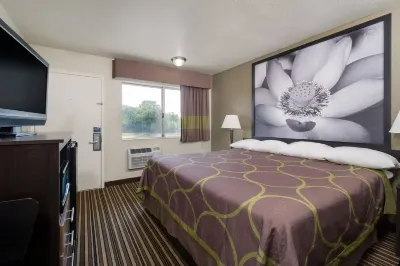 Super 8 by Wyndham Florence Hotels in Florence