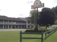 Colonnade Inn Hotels in Lyndonville