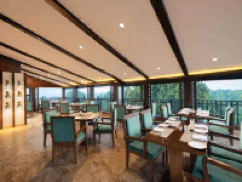 Golden Tulip Srinagar Hotels in Srinagar