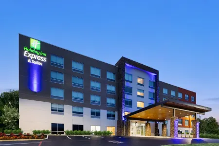 Holiday Inn Express & Suites Waynesboro East Отели в г. Стьюартс Драфт
