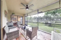 Riverfront Backyard & Grill: Sunrise Family Home
