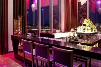 Clarion Hotel Sense - bar