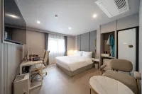 Deokcheon Denbasta Hotel - Motels