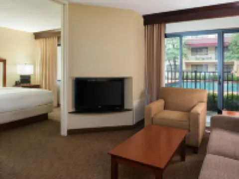 DoubleTree Suites by Hilton Cincinnati - Blue Ash Hotels in Hamilton County