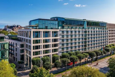 Le Méridien Hamburg Hotel dekat Reeperbahnbummel mit Olivia Jones
