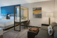 SpringHill Suites Bowling Green فنادق في Warren County