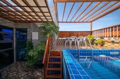 White Beach Holiday at Hulhumale' Hotel dekat Hukuru Miskiy