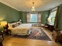 Hillholm Estate Hotels in Kingfield